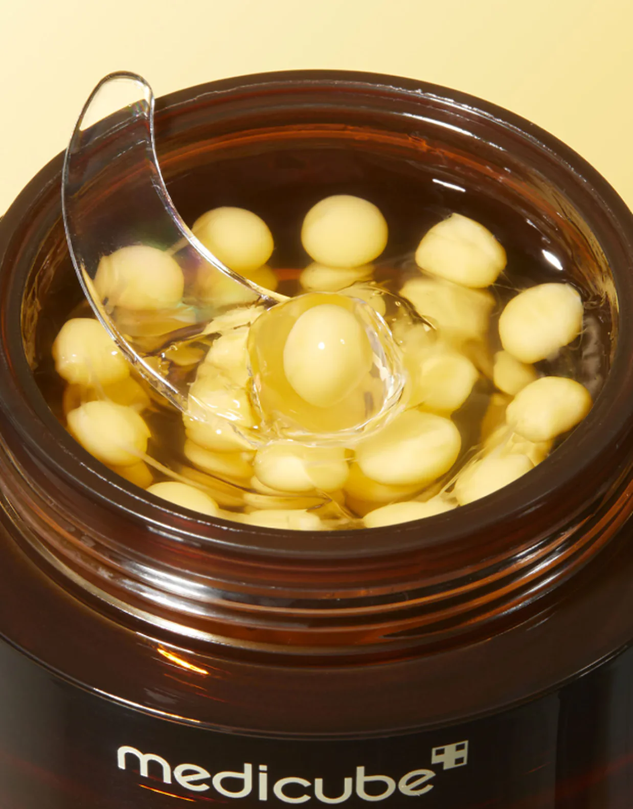 MEDICUBE Deep Vita C Capsule Cream / Krema za lice sa vitaminom C - Slika 2